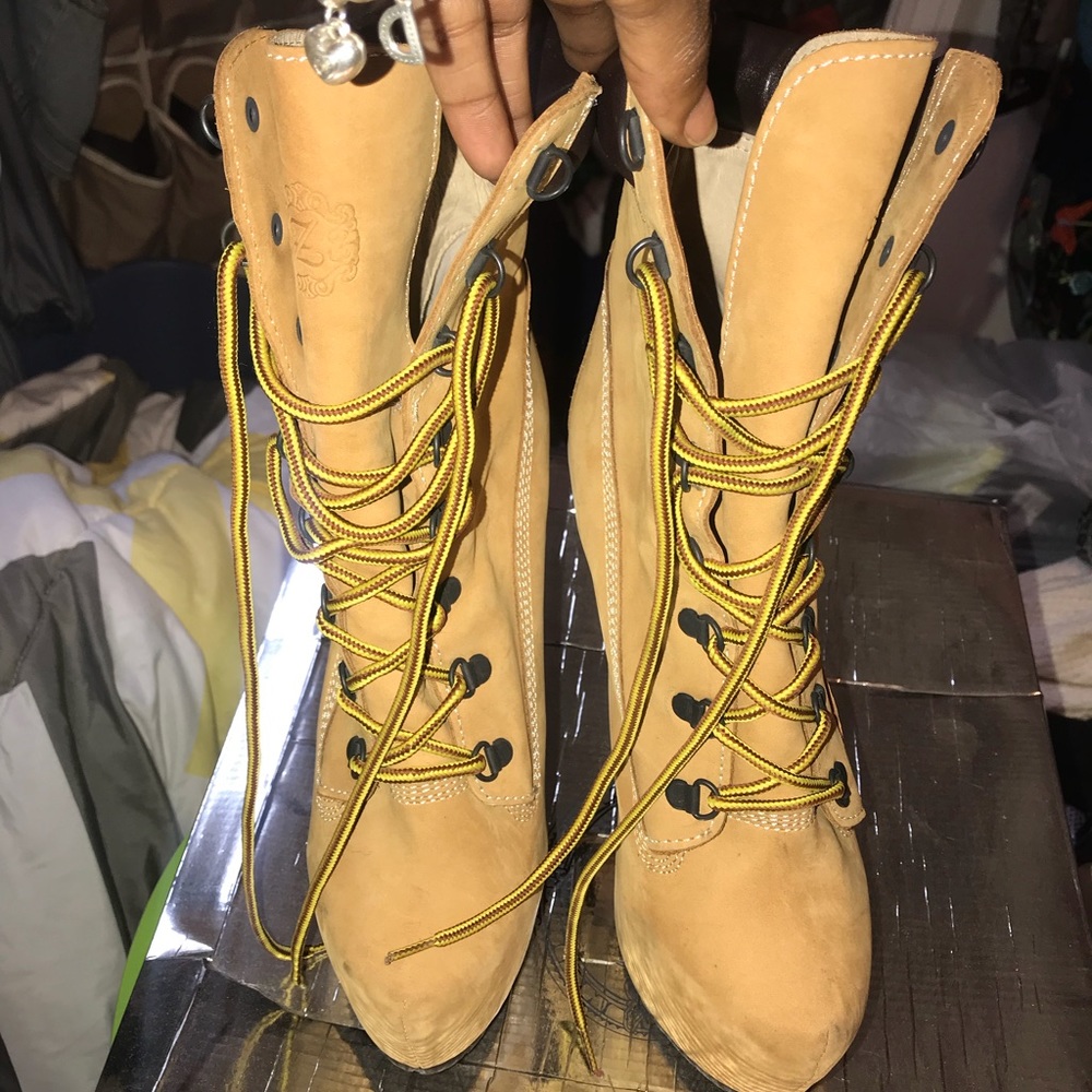 Boots - Picture 2 of 5